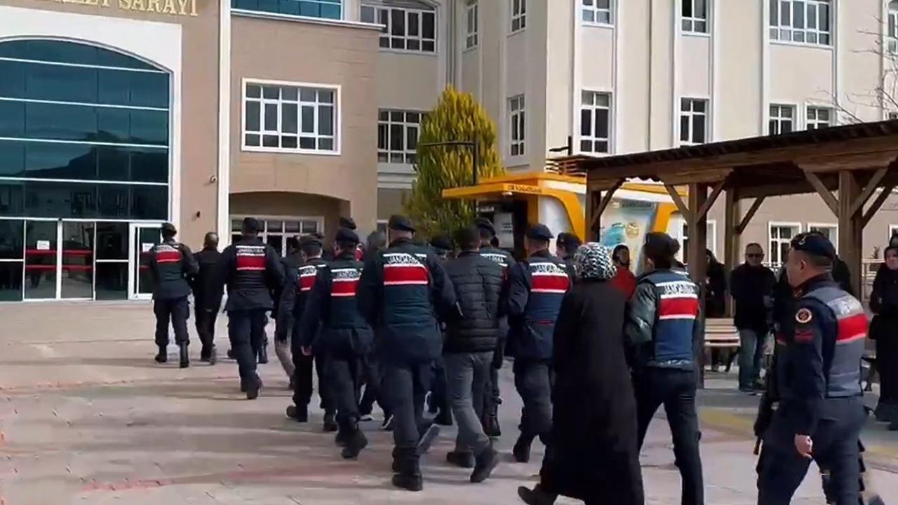 22 ilde FETÖ’ye “Kıskaç” operasyonları: 24 tutuklama