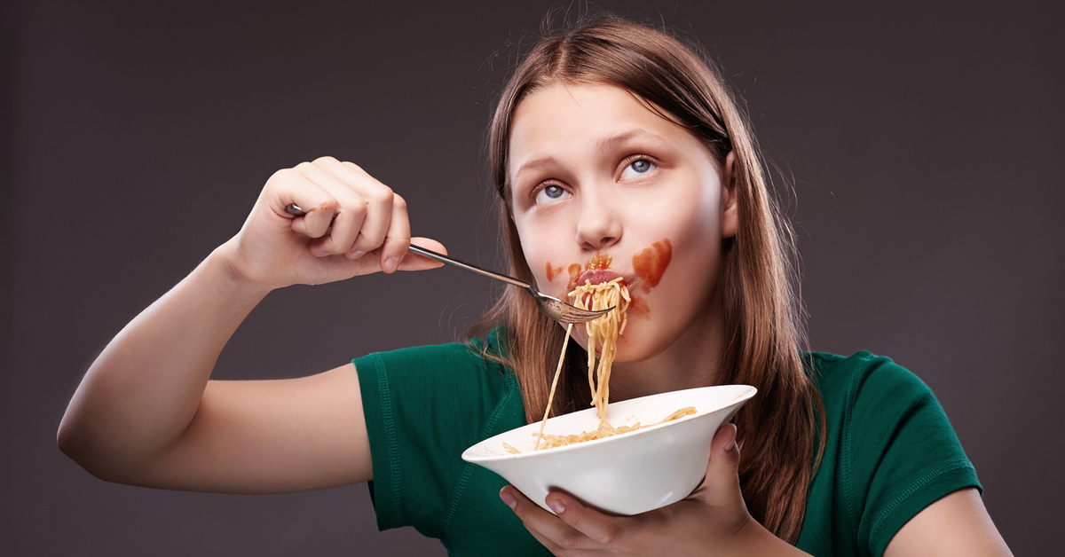 Neden yüzümüze salça bulaşmadan spagetti yiyemiyoruz!