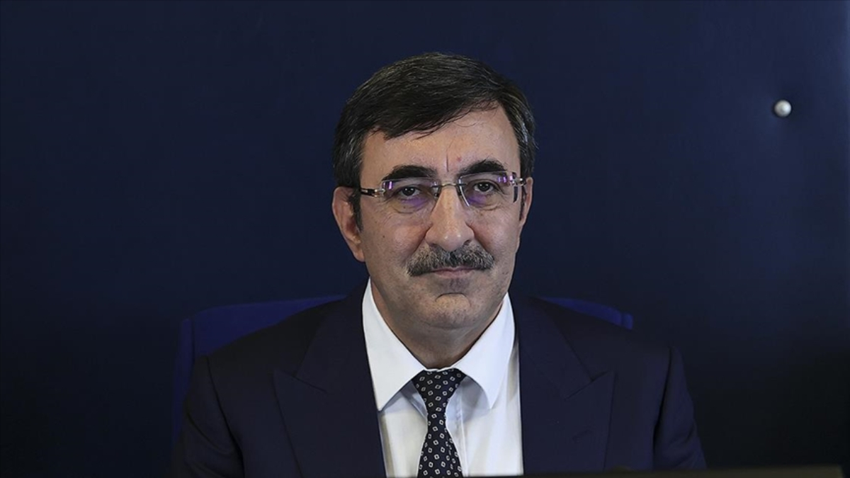 Cumhurbaşkanı Yardımcısı Yılmaz, Özgür Özel’e yumruklu saldırıyı kınadı